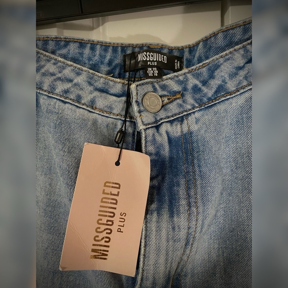 Distressed Women Jeans - Picture 2 of 3